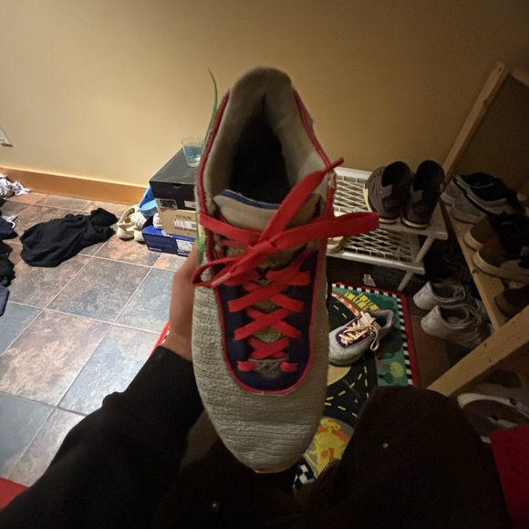 Lebrons 20 - Picture 4 of 10